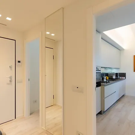 Apartment Altido Apt For 4, Near Centre, And Train Station *