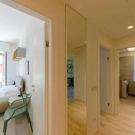 Altido Apt For 4, Near Centre, And Train Station