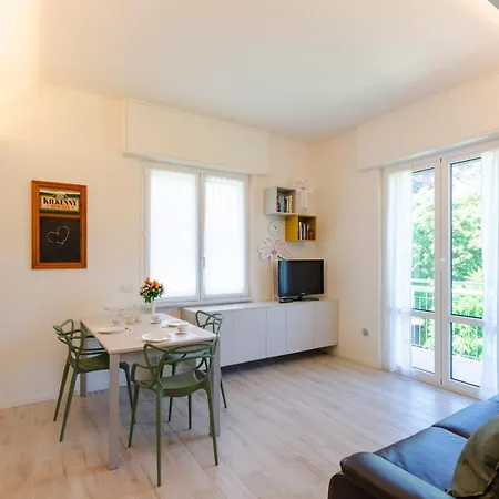 Altido Apt For 4, Near Centre, And Train Station Apartment