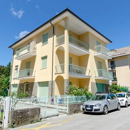 Altido Apt For 4, Near Centre, And Train Station *